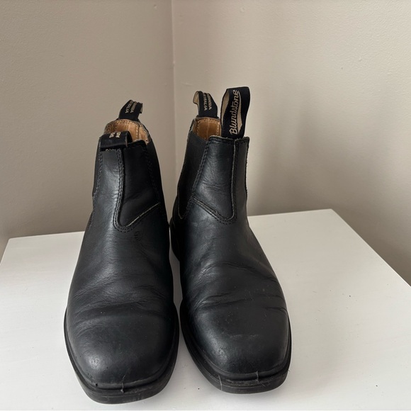Black Leather Women’s square toed  Chelsea Boots - Picture 2 of 4